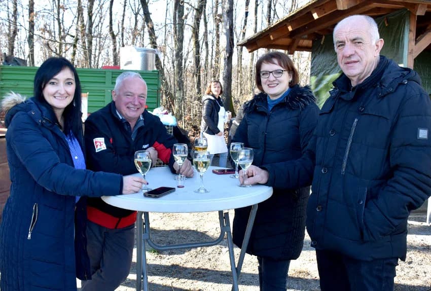 Na Starcu obilježili Vincelovo uz blagoslov vinove loze, pjesmu i druženje