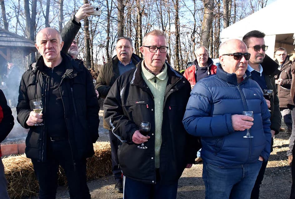 Na Starcu obilježili Vincelovo uz blagoslov vinove loze, pjesmu i druženje