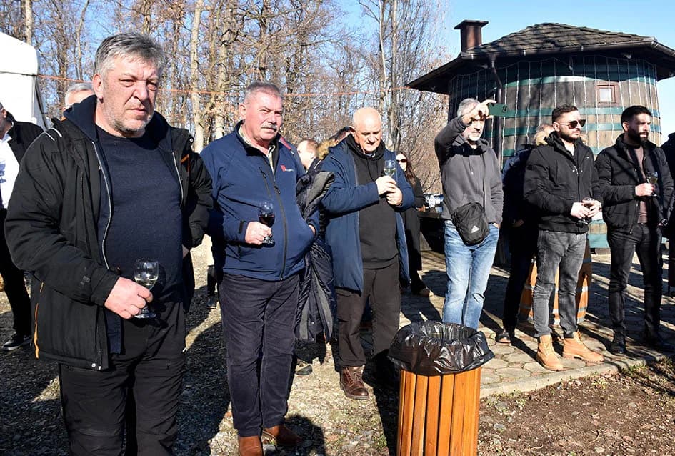Na Starcu obilježili Vincelovo uz blagoslov vinove loze, pjesmu i druženje