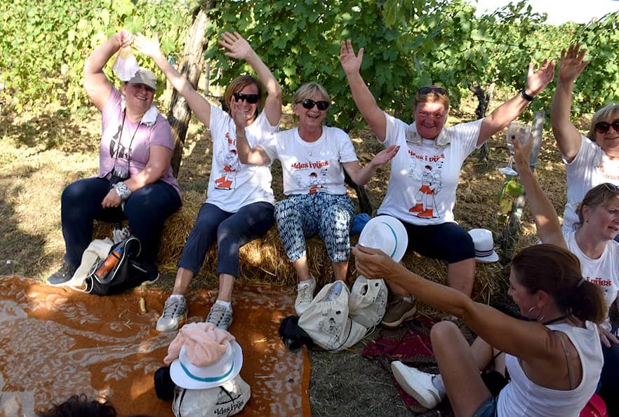 [FOTOGALERIJA] Uz jelo i piće kaptolačkim vinogradima prošlo više od četiri stotine sudionika