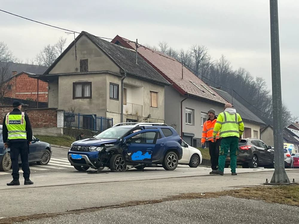 Prometna nesreće u Dobrovačkoj ulici: Na mjestu događaja i hitna pomoć!