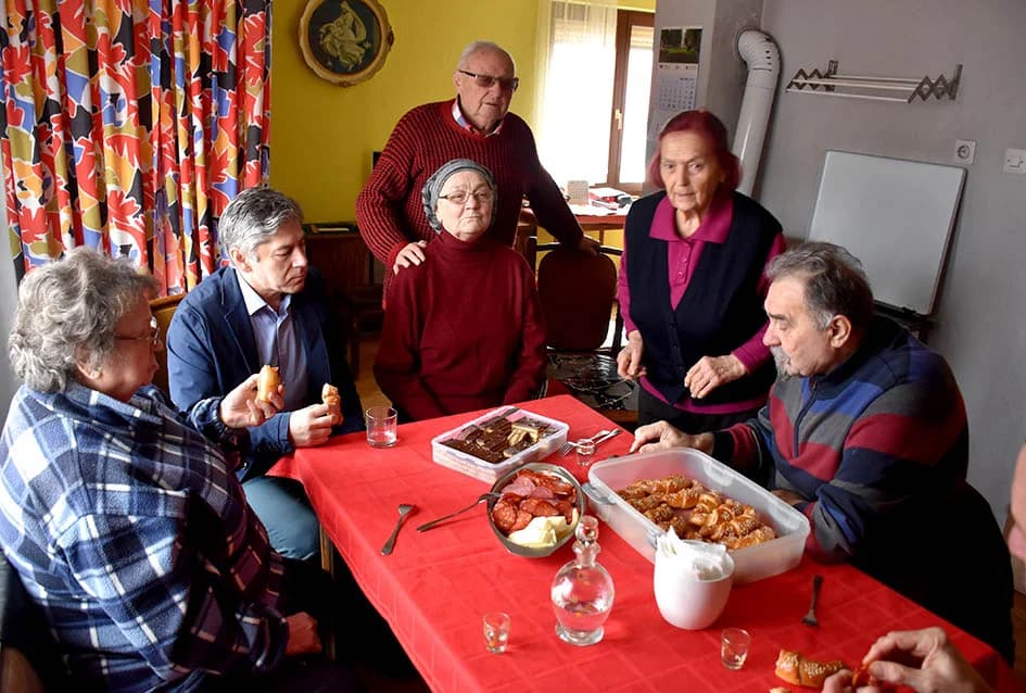 DAN SJEĆANJA NA ŽRTVE HOLOKAUSTA U POŽEGI: Prisjetili se stradanja Židova, te položili vijence