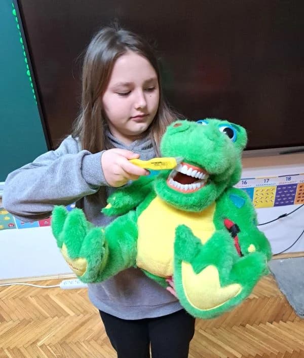 ČAGLINSKA OSNOVNA ŠKOLA: Upoznali učenike sa zdravljem zubi