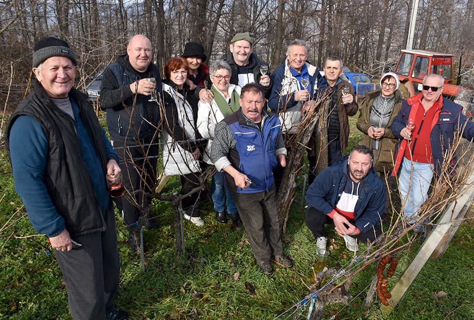 I TO BI BILO TO ZA OVU GODINU - PROSLAVA VINCELOVO NA SV. JELENI IZNAD POŽEGE: Branko Smolić najavio novu vinogradarsku sezonu