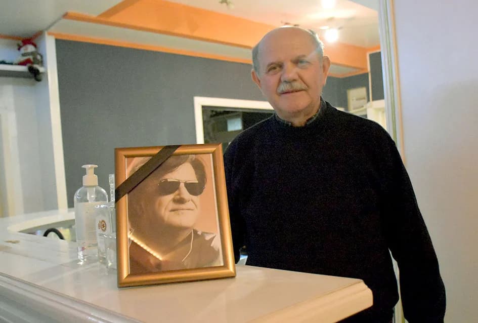 S TUGOM POŽEŽANI SE OPRAŠTAJU OD ĆIRE: Na dan smrti srušen krov rodne kuće