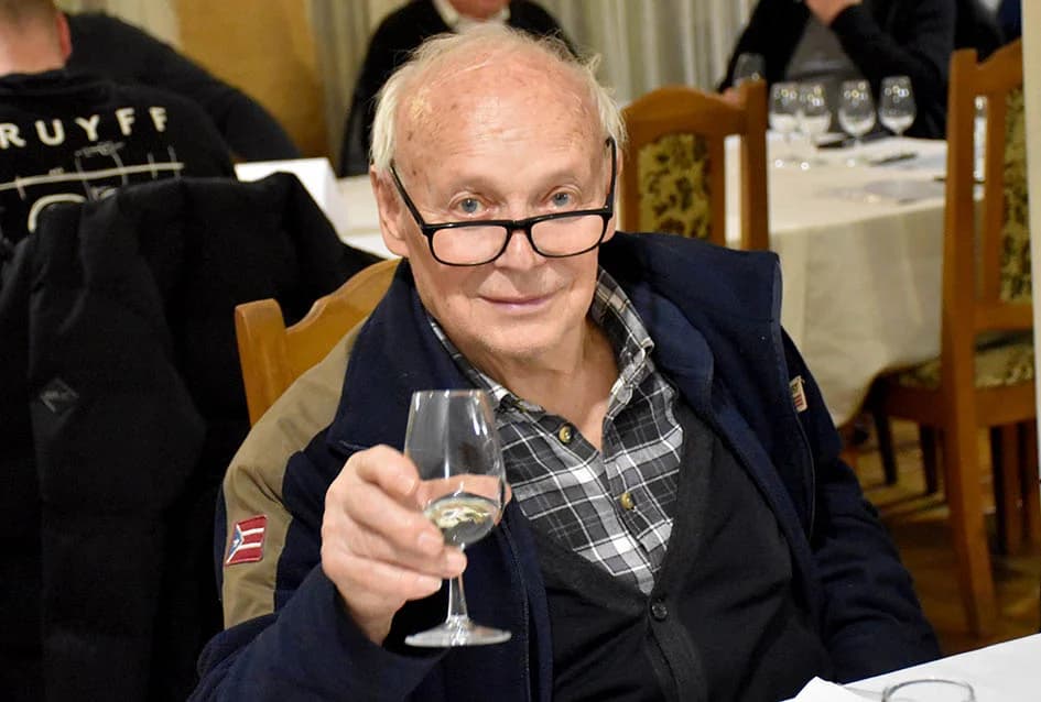 POČELA ZIMSKA ŠKOLA UDRUGE „VINO-KAP“ IZ KAPTOLA Ocjenjivanje vina članova Udruge