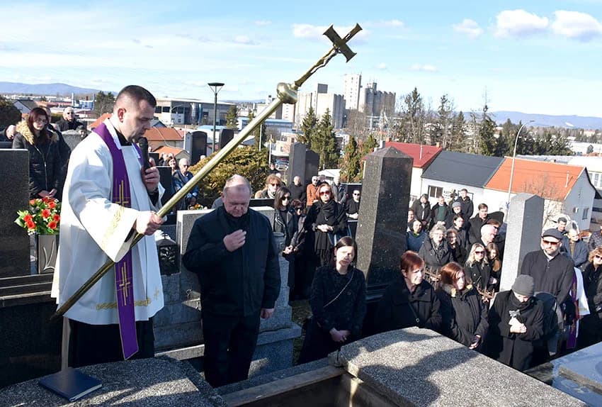 Požega se dostojanstveno oprostila od svoga Ćire