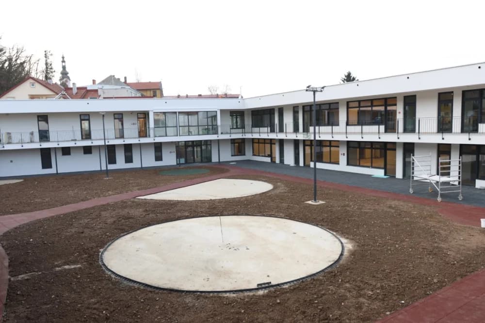 /FOTO-VIDEO/ Razlog za veselje brojnim roditeljima: Radovi na izgradnji novog Dječjeg vrtića ʼPod gradomʼ pri samom kraju