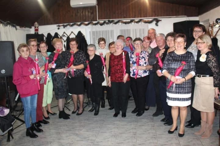 Podjelom crvenih karanfila proslavili Marinje