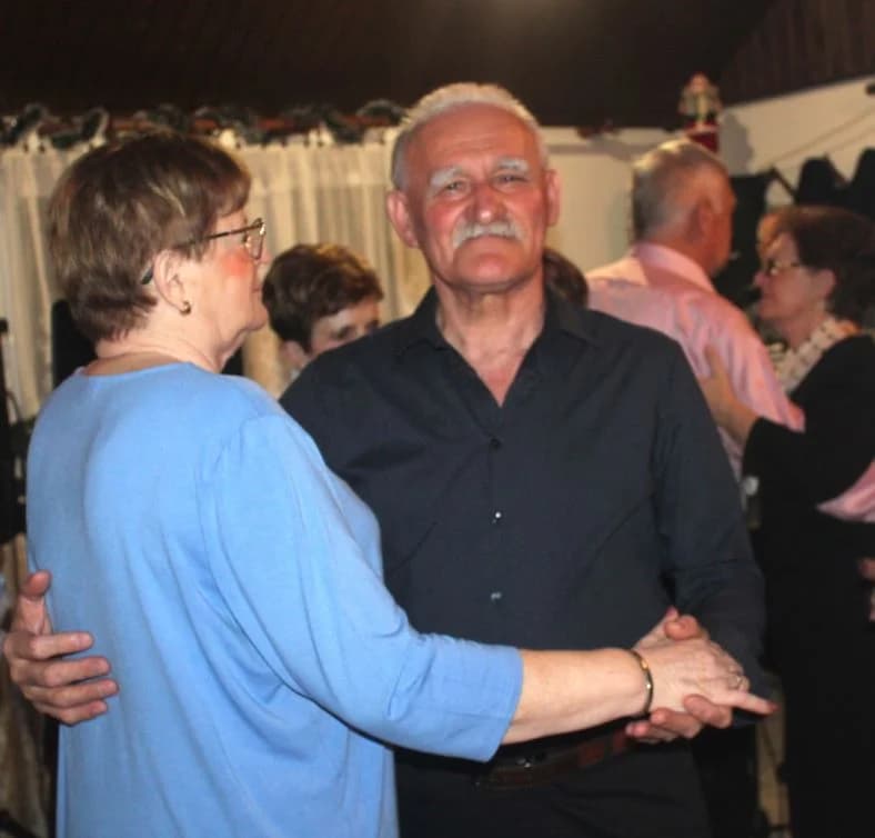 Podjelom crvenih karanfila proslavili Marinje