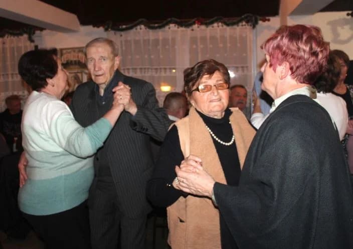 Podjelom crvenih karanfila proslavili Marinje