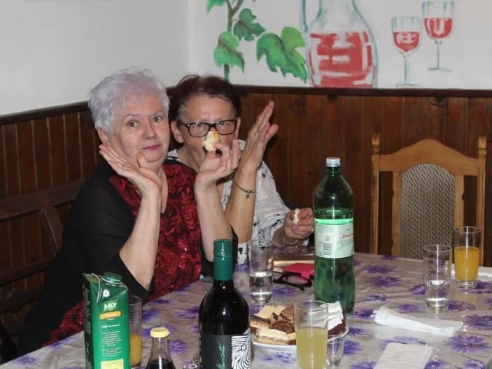 Podjelom crvenih karanfila proslavili Marinje