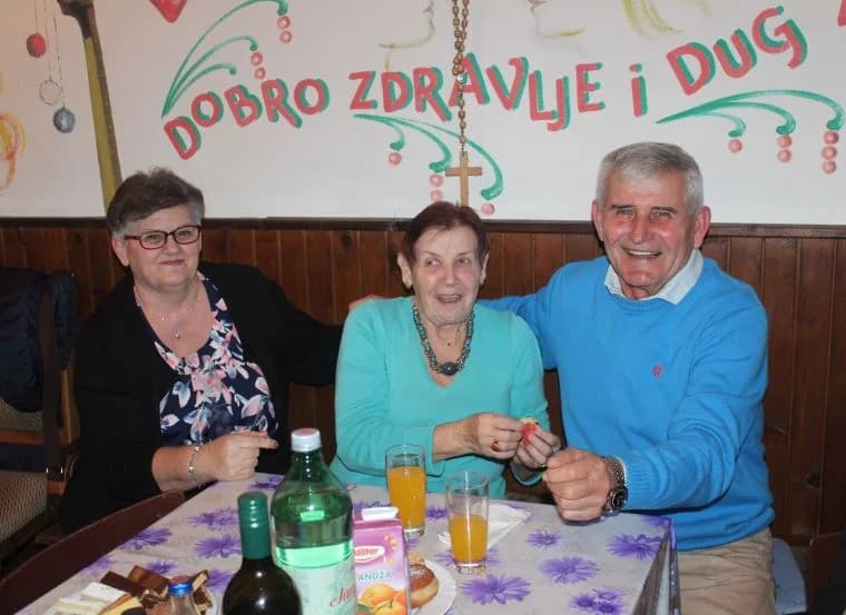Podjelom crvenih karanfila proslavili Marinje