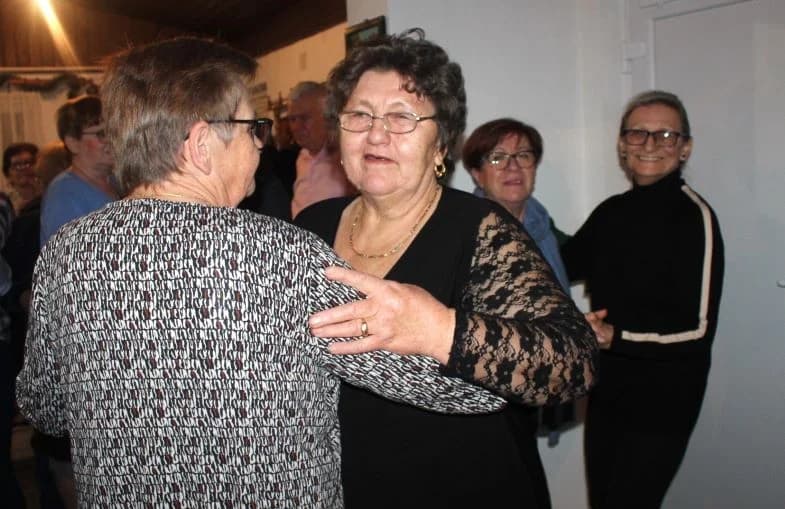Podjelom crvenih karanfila proslavili Marinje