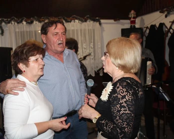 Podjelom crvenih karanfila proslavili Marinje
