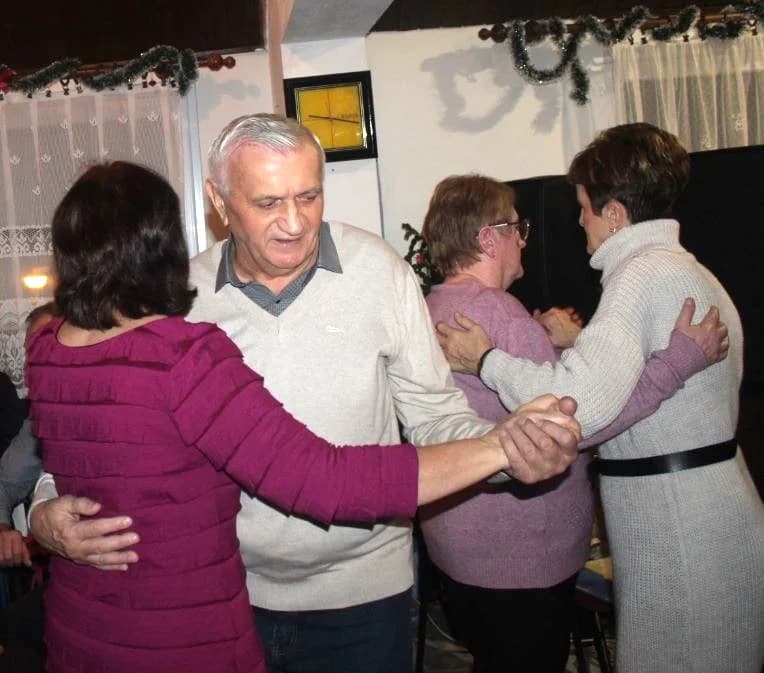 Podjelom crvenih karanfila proslavili Marinje