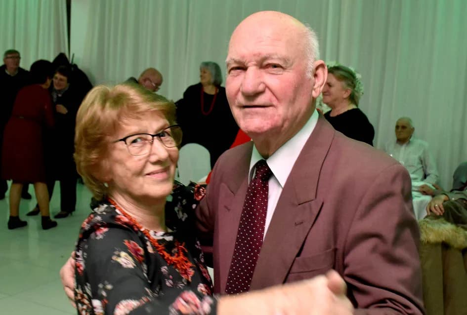TRAICIONALNA MARINJSKA ZABAVA U POŽEŠKOJ GLORIJI: Ruže za Marije iz Požege, Nove Kapele i Oriovca