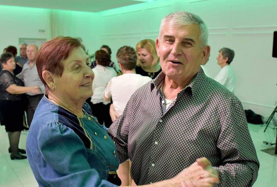 TRAICIONALNA MARINJSKA ZABAVA U POŽEŠKOJ GLORIJI: Ruže za Marije iz Požege, Nove Kapele i Oriovca