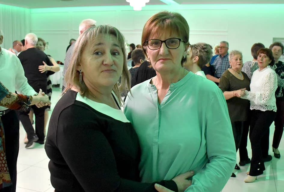 TRAICIONALNA MARINJSKA ZABAVA U POŽEŠKOJ GLORIJI: Ruže za Marije iz Požege, Nove Kapele i Oriovca