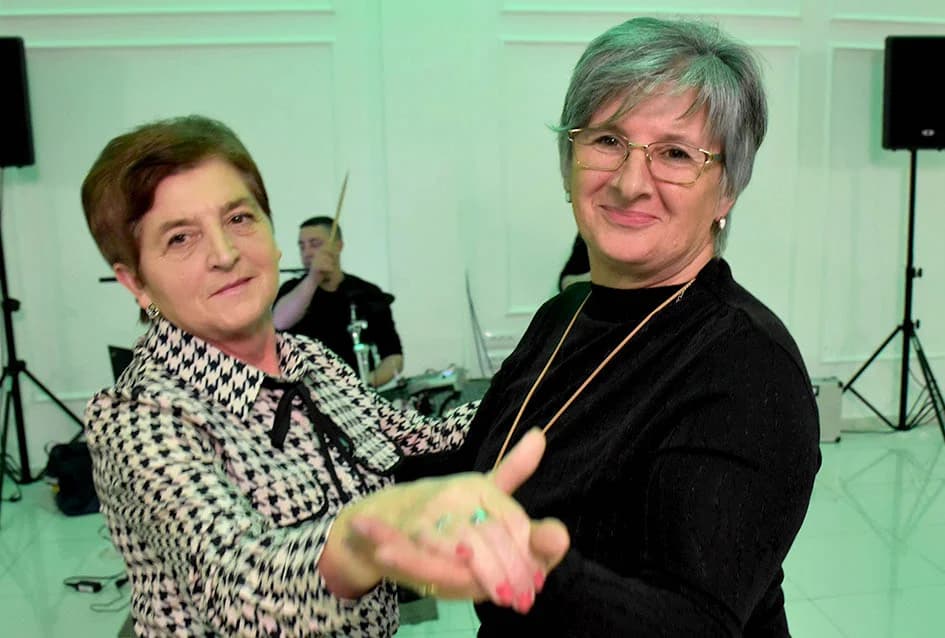 TRAICIONALNA MARINJSKA ZABAVA U POŽEŠKOJ GLORIJI: Ruže za Marije iz Požege, Nove Kapele i Oriovca