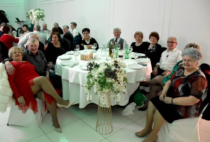 TRAICIONALNA MARINJSKA ZABAVA U POŽEŠKOJ GLORIJI: Ruže za Marije iz Požege, Nove Kapele i Oriovca
