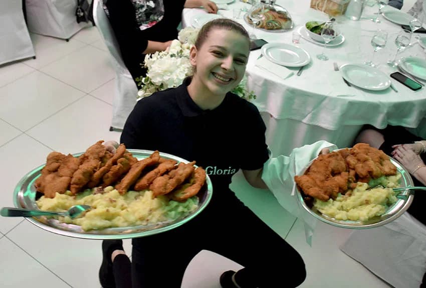 TRAICIONALNA MARINJSKA ZABAVA U POŽEŠKOJ GLORIJI: Ruže za Marije iz Požege, Nove Kapele i Oriovca