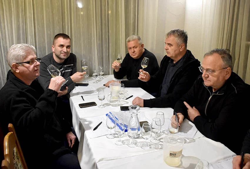Ocjenjene mane i vrline 13 vina