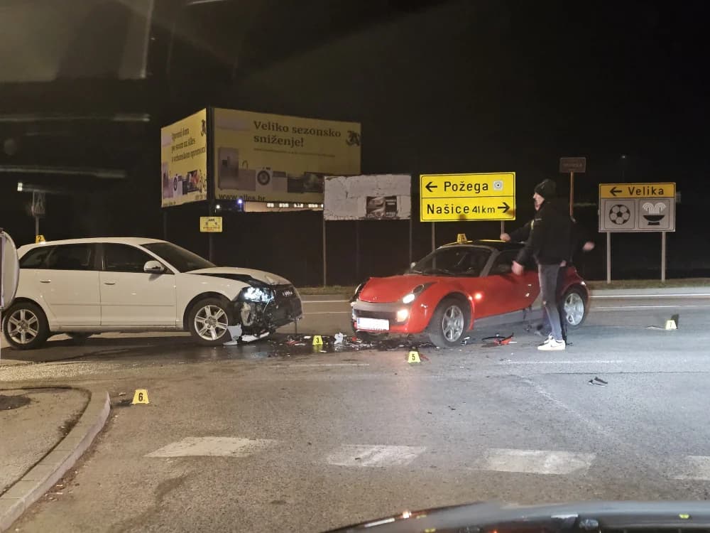 (FOTO) Prometna nesreće s većom materijalnom štetom na raskrižju Osječke i Šokačke ulice u Požegi