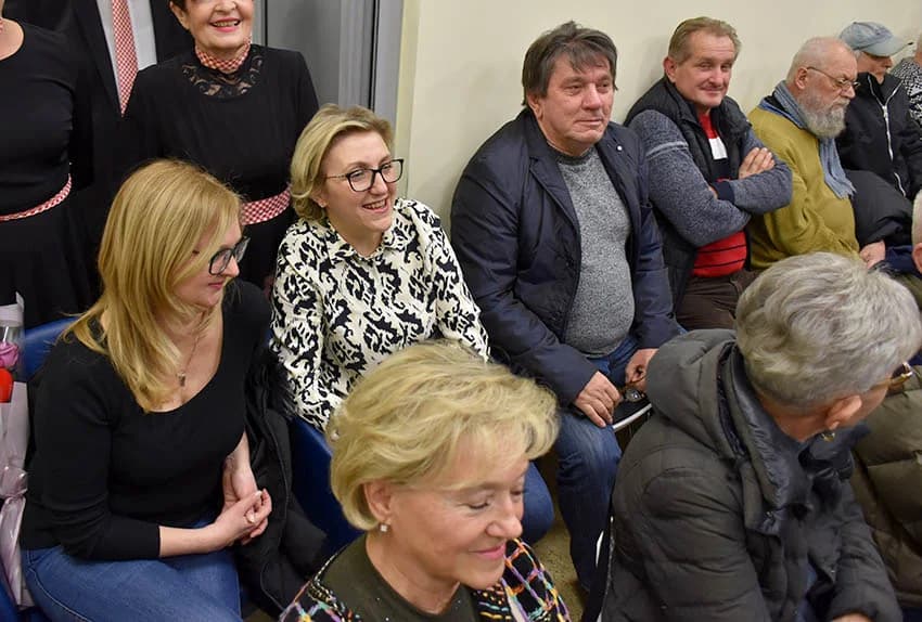 PLETERNIČKA KNJIŽNICA: Otvorena izložbe slika Natalije Čerti iz Požege