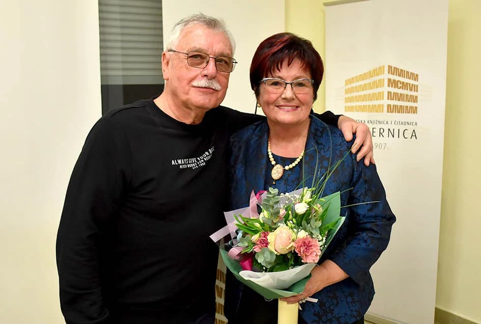 PLETERNIČKA KNJIŽNICA: Otvorena izložbe slika Natalije Čerti iz Požege