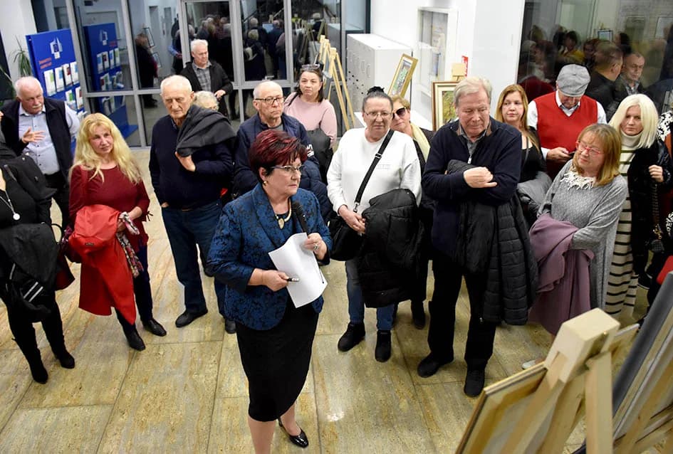 PLETERNIČKA KNJIŽNICA: Otvorena izložbe slika Natalije Čerti iz Požege
