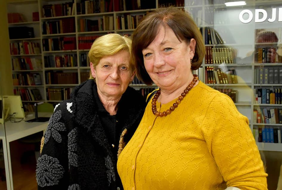 PLETERNIČKA KNJIŽNICA: Otvorena izložbe slika Natalije Čerti iz Požege