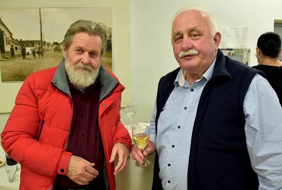PLETERNIČKA KNJIŽNICA: Otvorena izložbe slika Natalije Čerti iz Požege