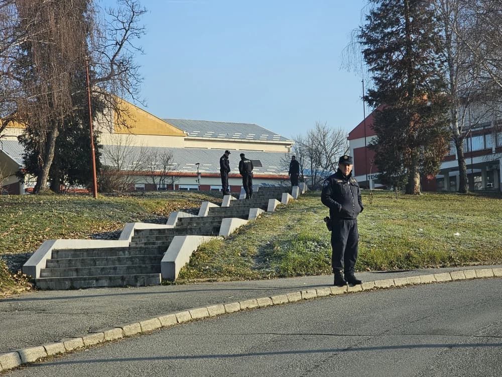 Dojava o bombi u srednjoškolskom centru i Gimnaziji!