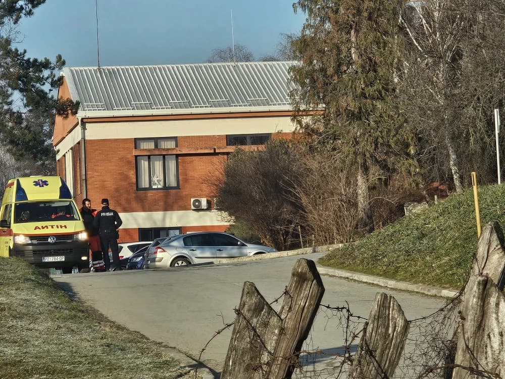 Dojava o bombi u srednjoškolskom centru i Gimnaziji!