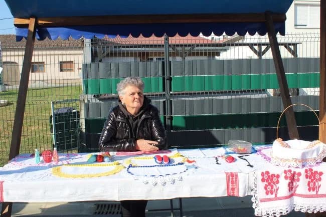 Na Gradskoj tržici u pleternici održane manifestacije Jesenski sajam i 16. Kestenijada /FOTO/