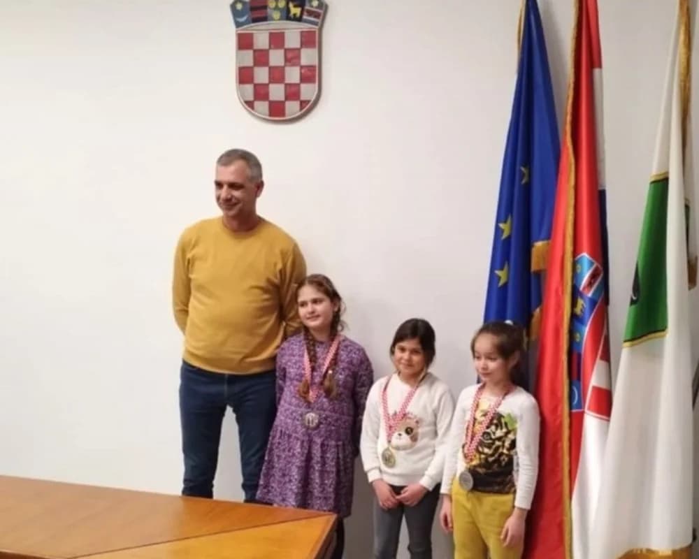 KADETSKO ŠAHOVSKO PRVENSTVO SLAVONIJE I BARANJE: Hana Knezović iz ŠK Požega osvojila prvo mjesto u uzrastu do osam godina