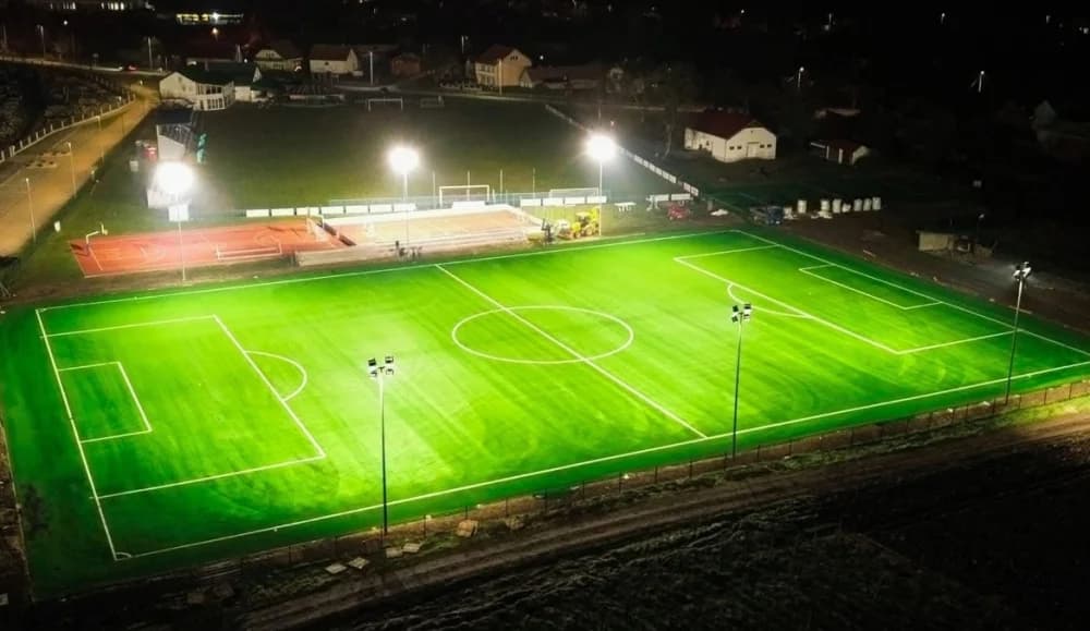 (VIDEO) Kutjevo ima novo nogometno igralište s umjetnom travom: ʼSport spaja ljude i gradi karakterʼ