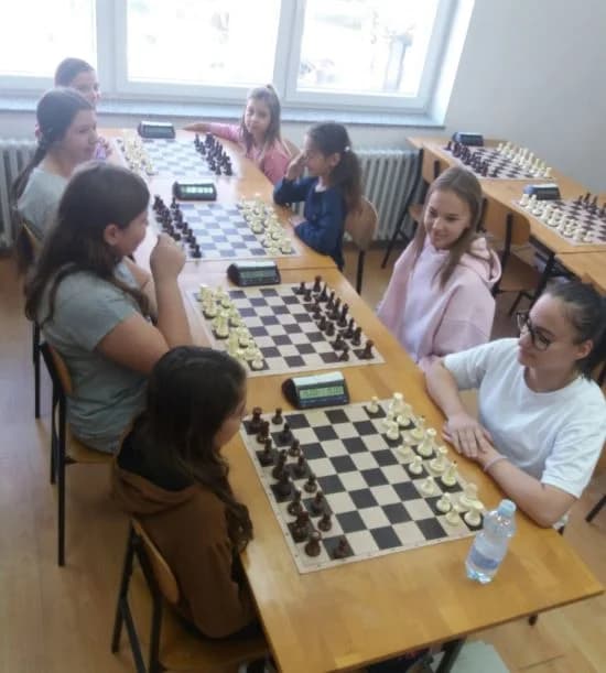 Prva mjesta dječacima i djevojčicama ŠSD „ Sloga“ Osnovne škole Julija Kempfa