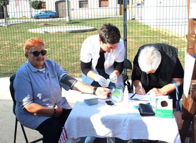 Na Gradskoj tržnici u Pleternici održane manifestacije Jesenski sajam i 16. Kestenijada /FOTO/