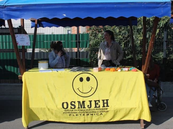 Na Gradskoj tržnici u Pleternici održane manifestacije Jesenski sajam i 16. Kestenijada /FOTO/