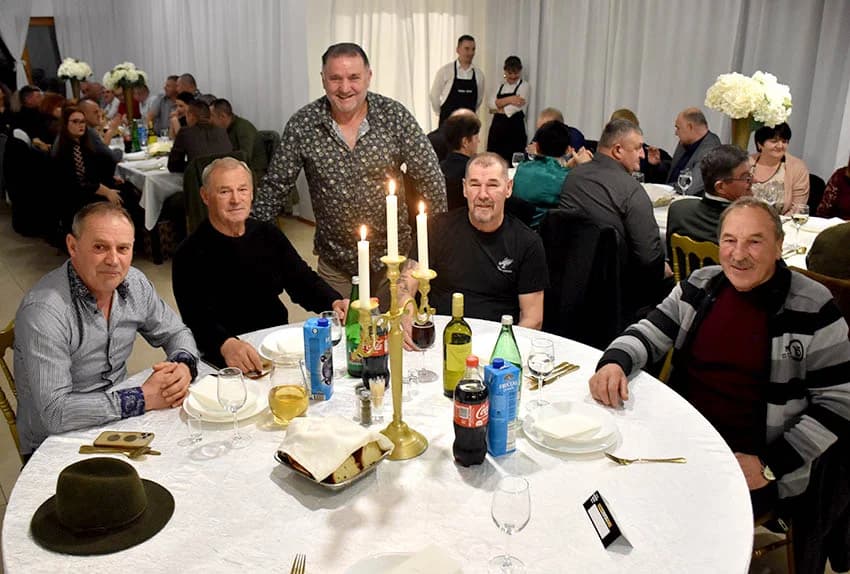 Popularni Ivan Štivić i Paori razveselili brojne vetovačke lovce  i njihove goste