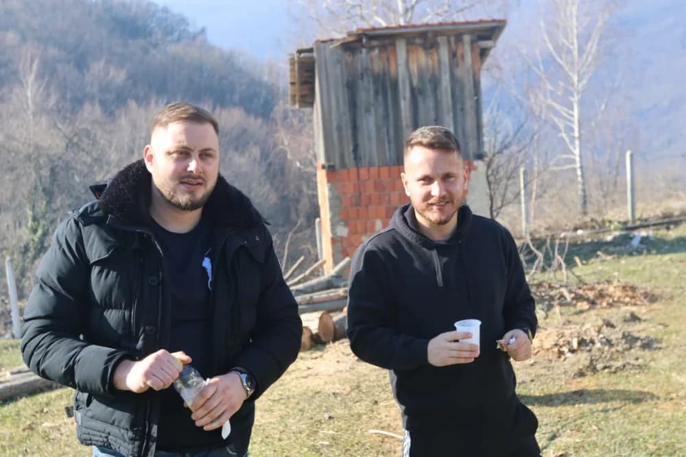 Trsovi koji spajaju: Kotorvarošani naseljeni u kutjevačkom kraju sa danas svojim gradonačelnikom Josipom Budimirom posadili lozu u rodnoj grudi!