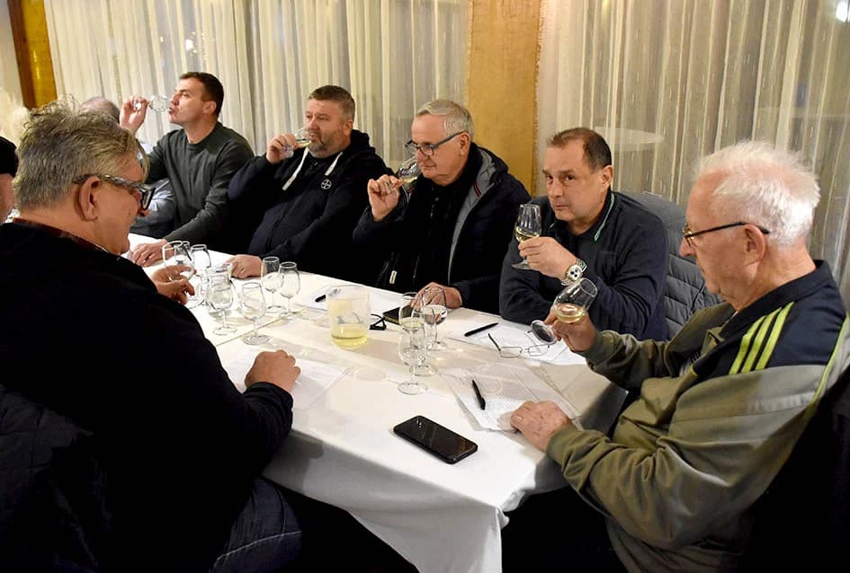 Uz graševine ocjenjivali i pinoe sive