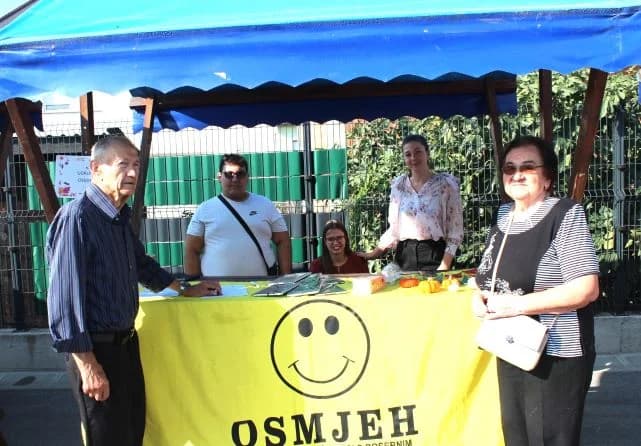 Na Gradskoj tržnici u Pleternici održane manifestacije Jesenski sajam i 16. Kestenijada /FOTO/