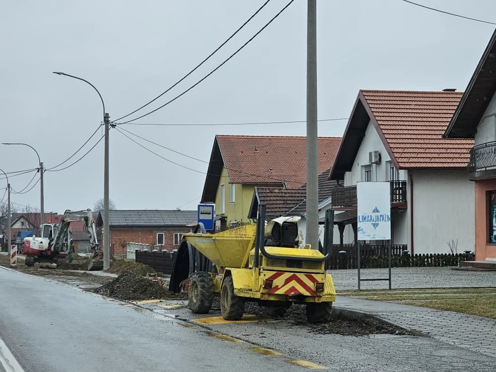 Izgrađuje se kanalizacijska mreža u Osječkoj ulici u Jakšiću te crpna stanica i tlačni vod