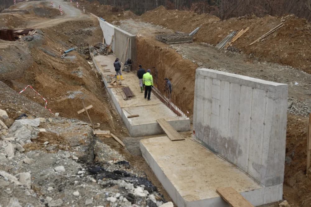 Definitivno od brze ceste prema autocesti ništa, ali će zato do sredine ljeta biti gotova ona Baćin Dol - Rešetari!