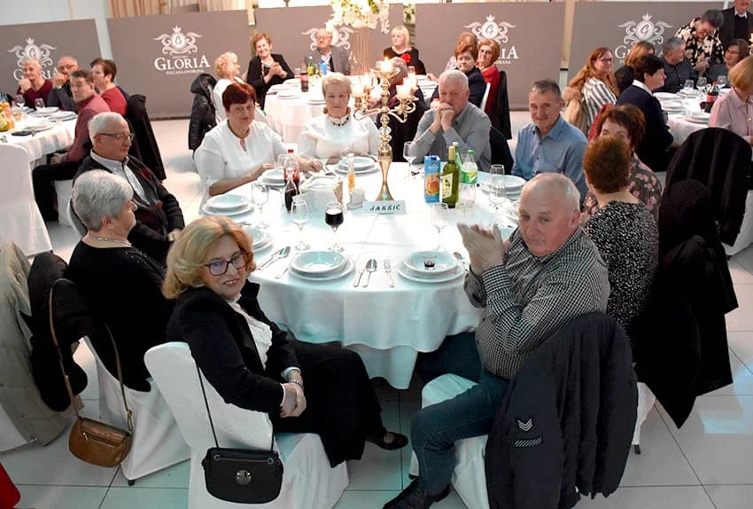 Valentinovska zabava okupila više od 280 umirovljenih