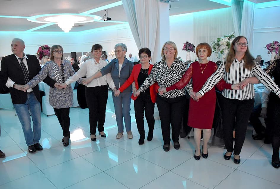 Valentinovska zabava okupila više od 280 umirovljenih