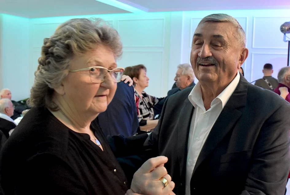 Starije generacije sa 50 i više godina zajedničkog bračnog života proslavile Valentinovo u organizaciji Grada Požege